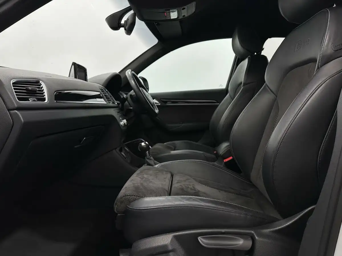 2018-audi-q3-20-tfsi-quattro-black-edition-big-35