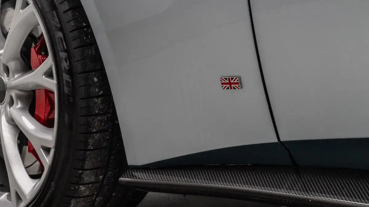 2018-aston-martin-vantage-40-v8-vantage-big-10