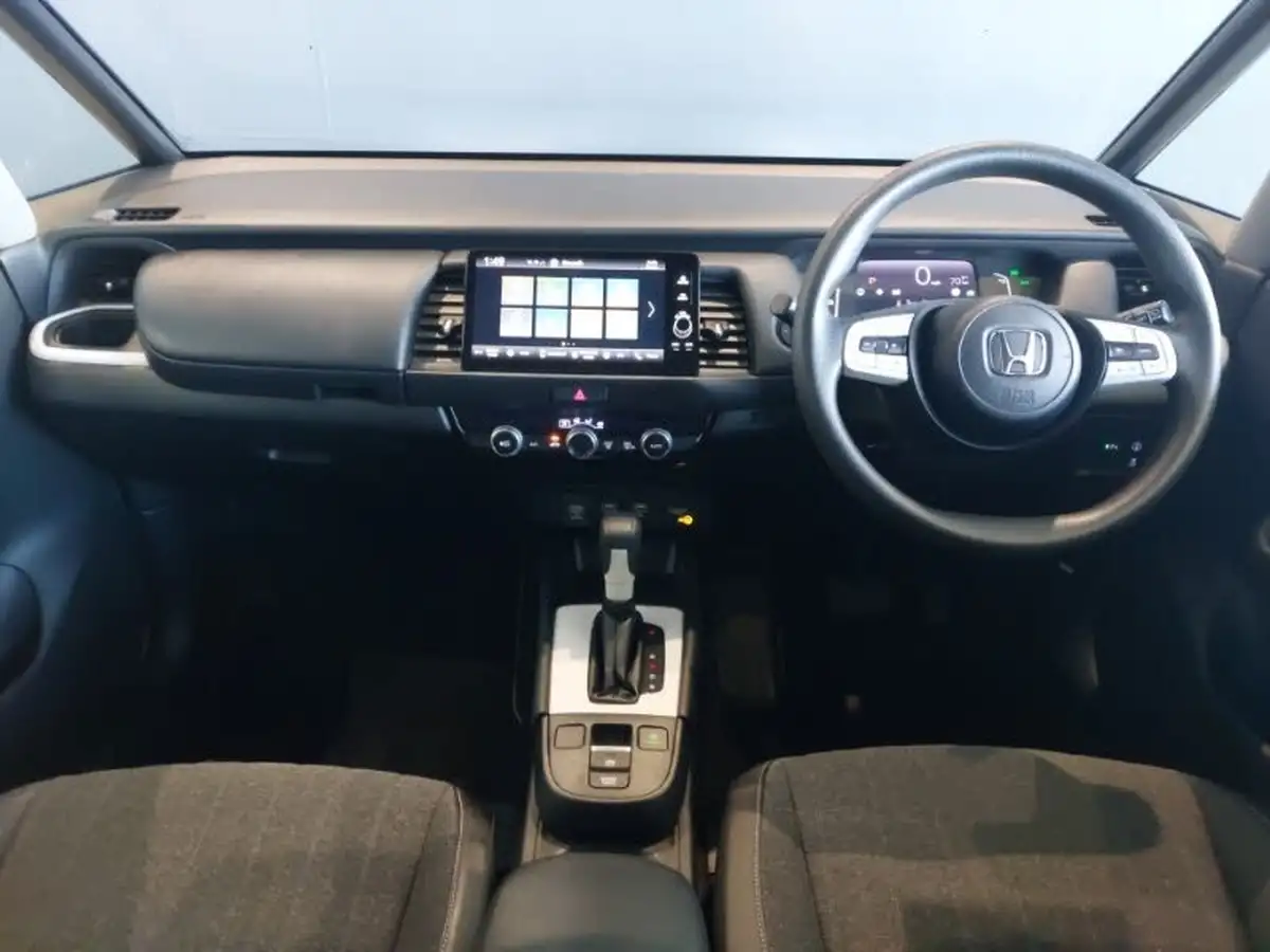 2021-honda-jazz-15-i-mmd-sr-109ps-big-2