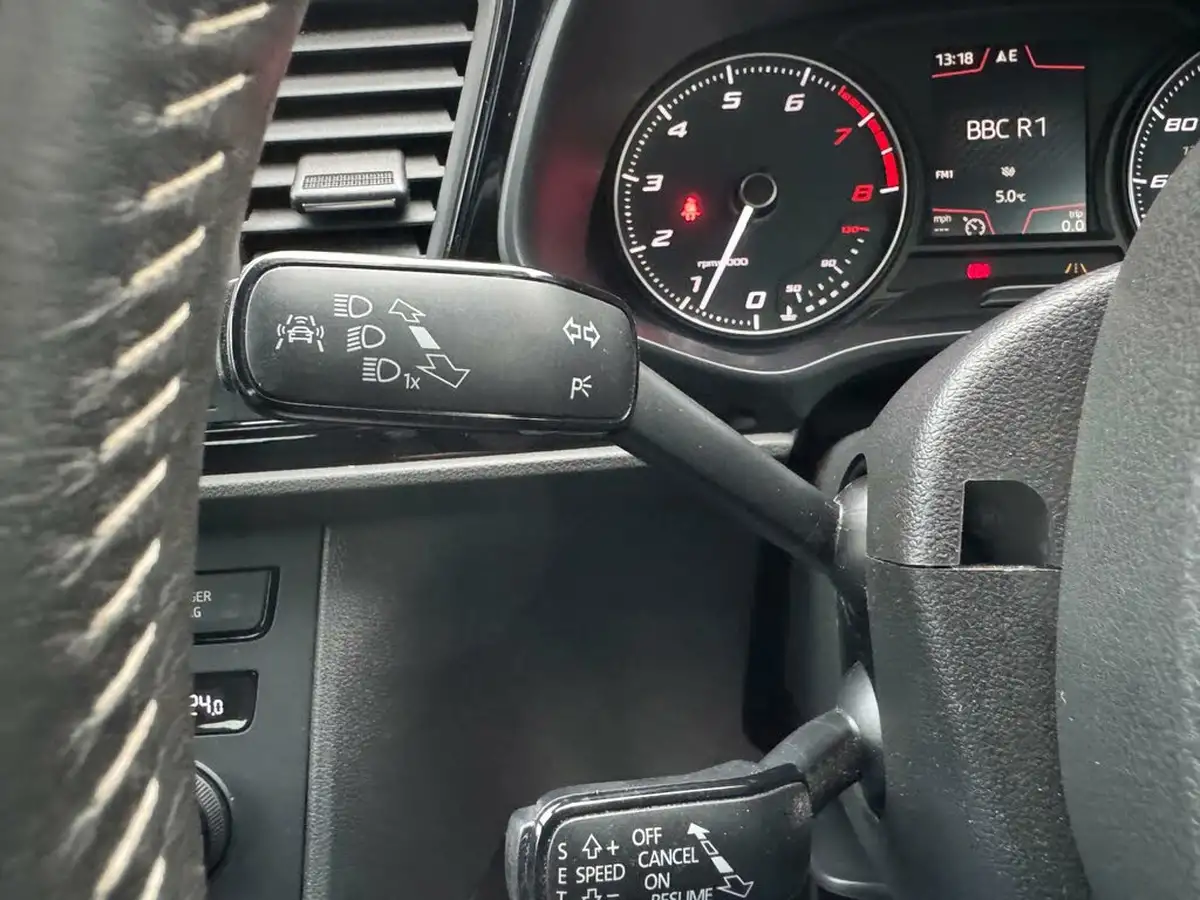 2015-seat-leon-20-cupra-280-sports-tourer-5d-big-43