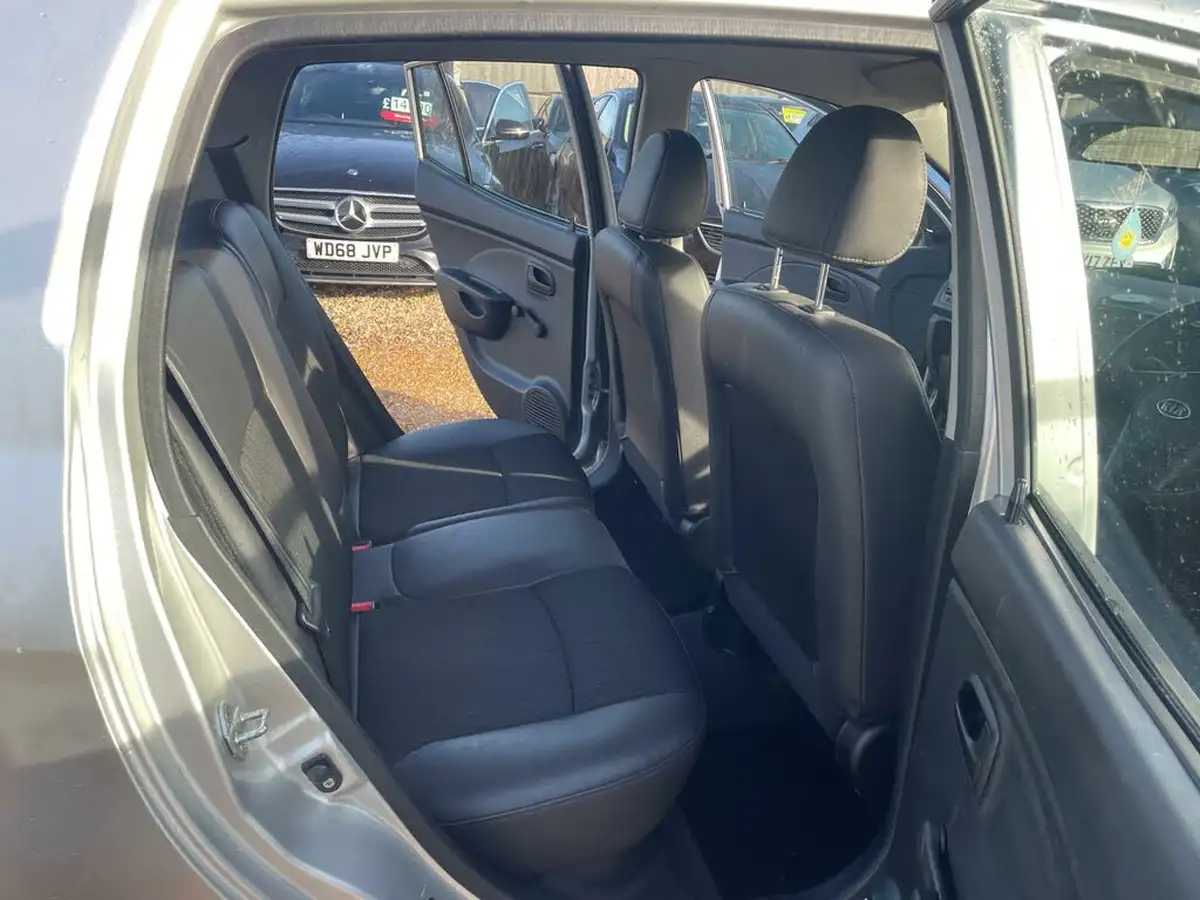 2010-kia-picanto-10-picanto-1-60bhp-big-30