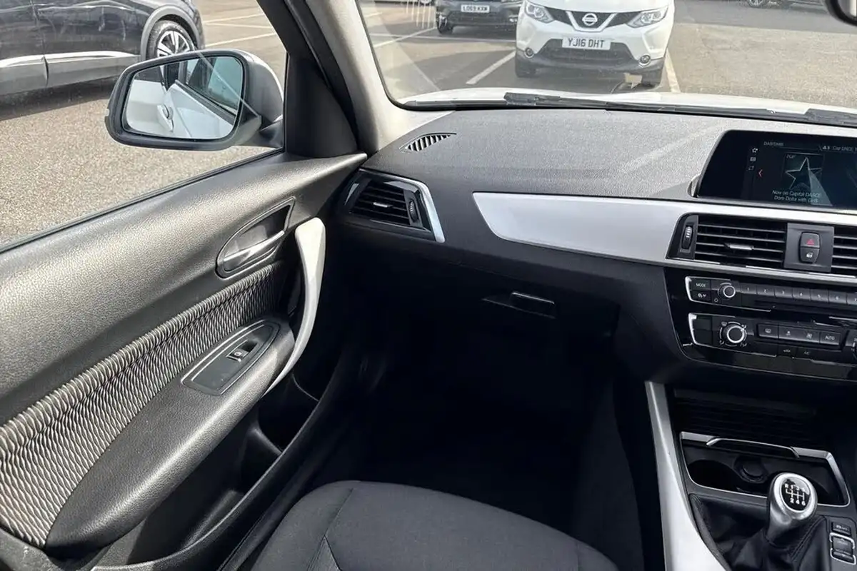 2018-bmw-1-series-15td-116d-se-business-5d-big-19