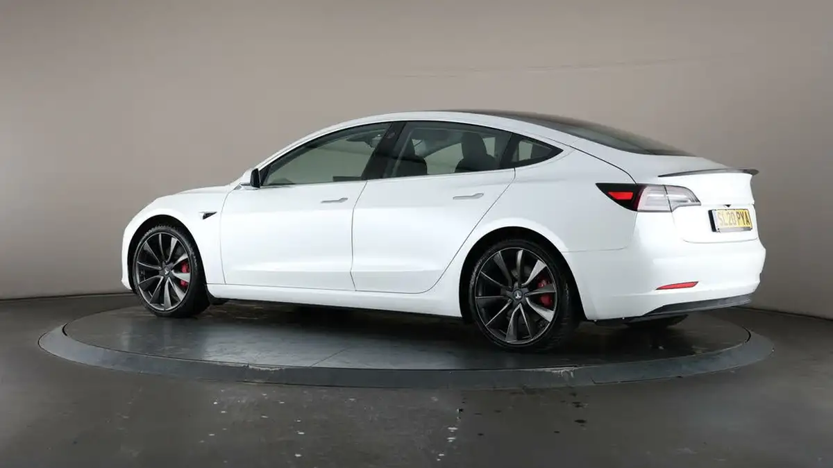 2020-tesla-model-3-e-performance-big-65