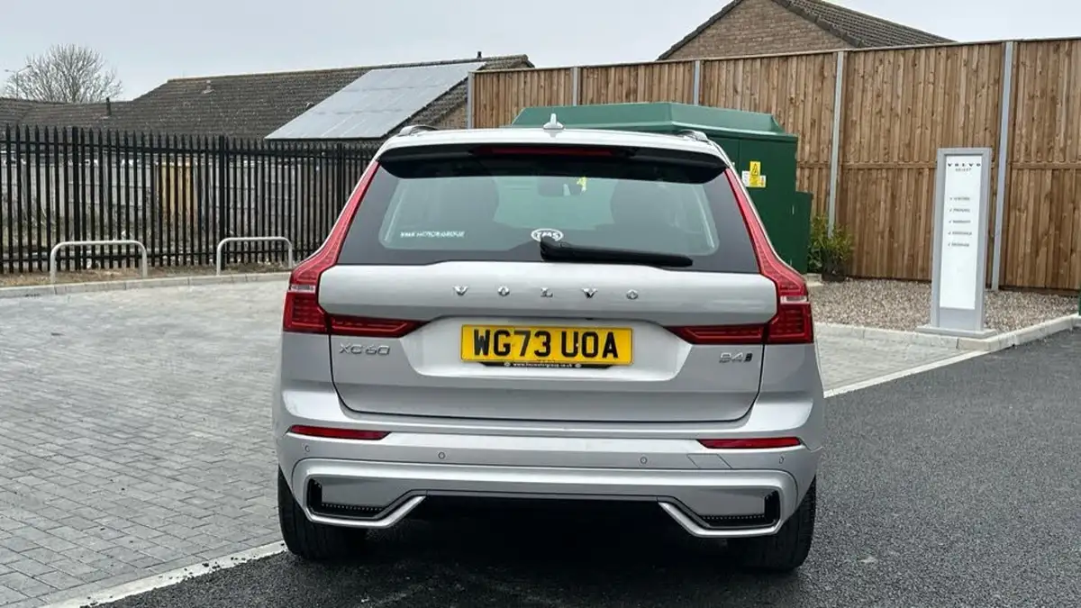 2023-volvo-xc60-20td-b4-plus-big-12