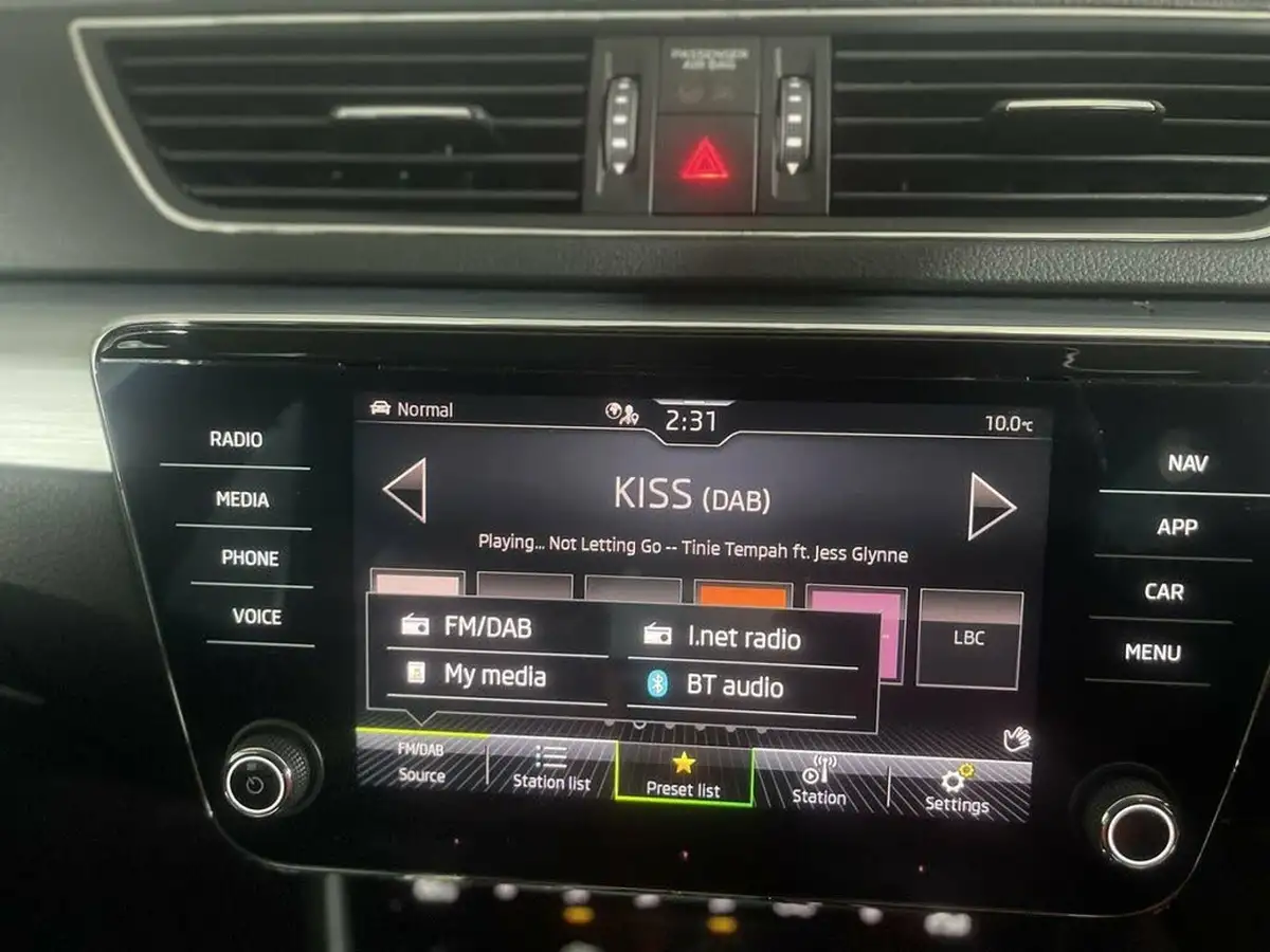 2022-skoda-superb-14-tsi-se-technology-218ps-hatchback-big-25