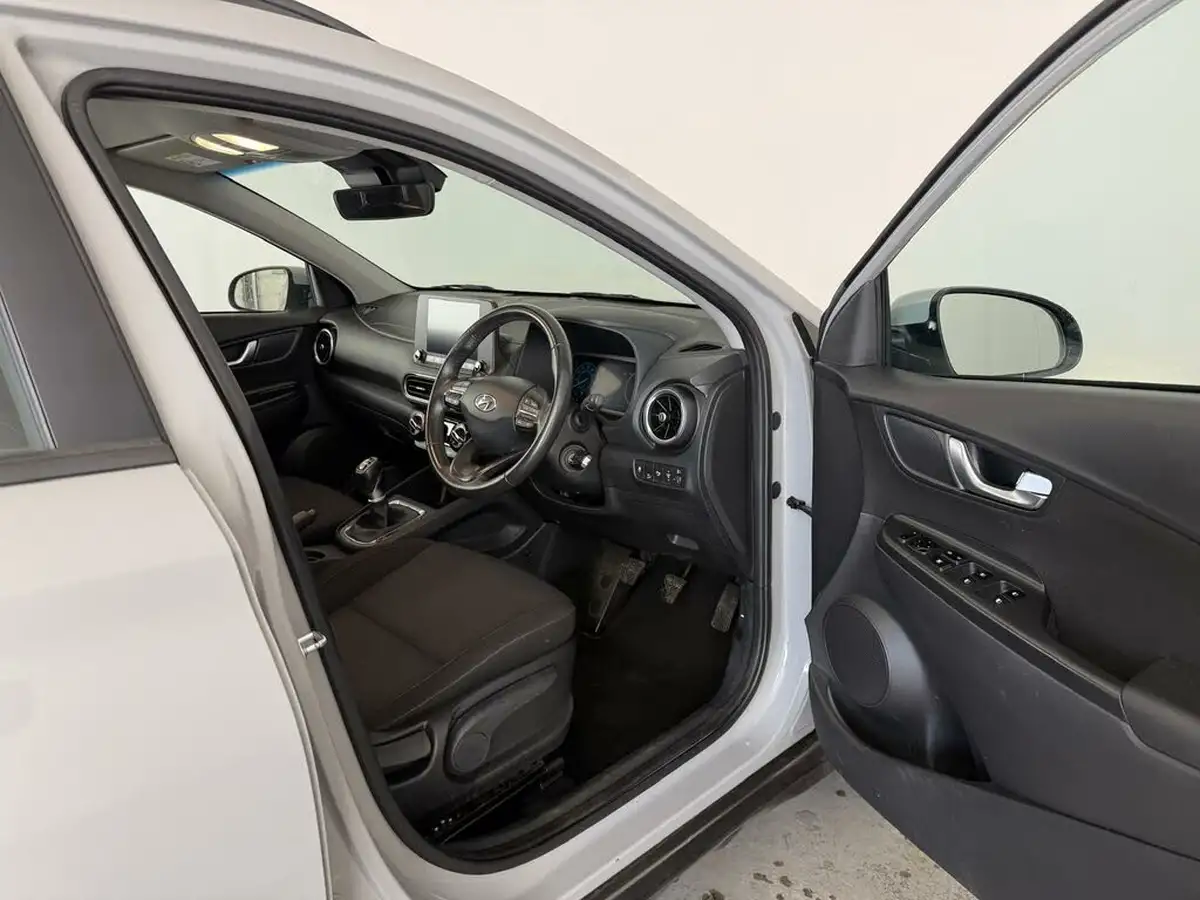 2022-hyundai-kona-10-t-gdi-se-connect-big-9