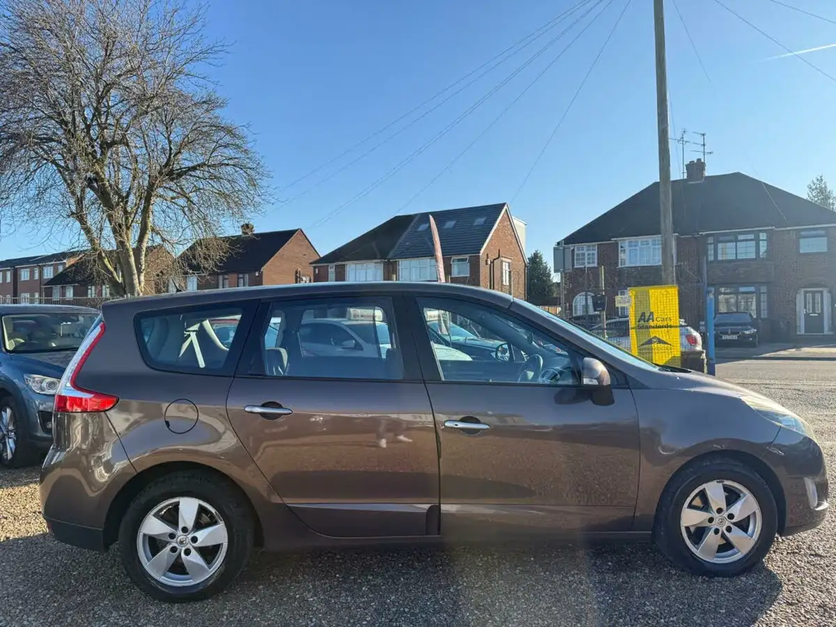 2010-renault-grand-scenic-14-dynamique-big-7