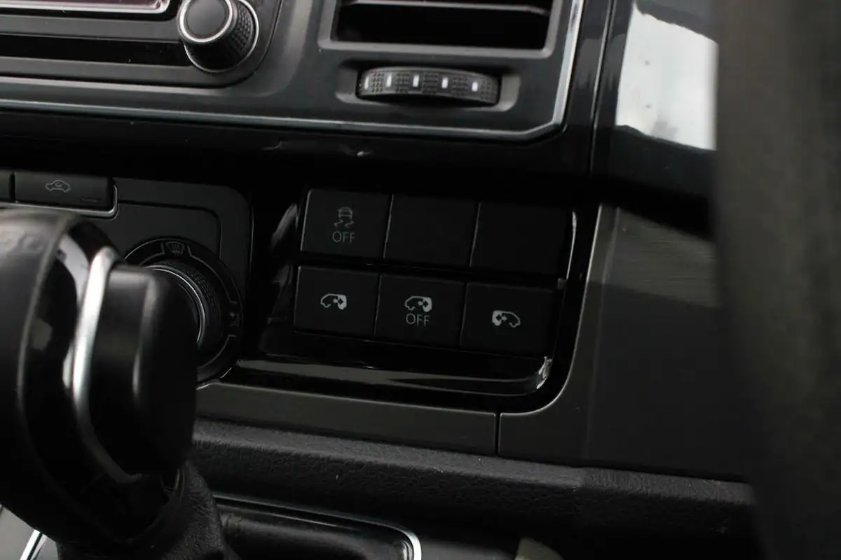 2019-volkswagen-transporter-20bitdi-t32-highline-bmt-lwb-4motion-204pseu6-kombi-big-29