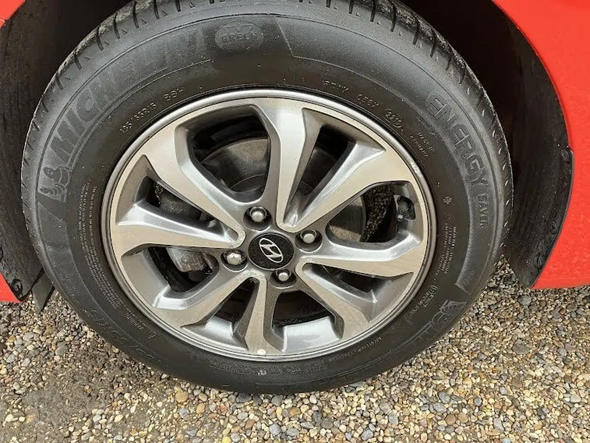 2019-hyundai-i20-12-se-mpi-hatchback-5d-big-18