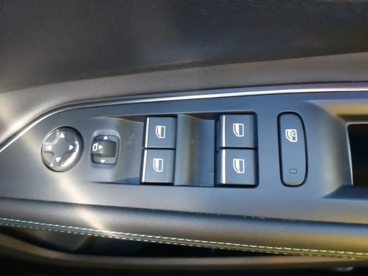 2023-peugeot-5008-suv-15-bluehdi-allure-130ps-eat8-big-12