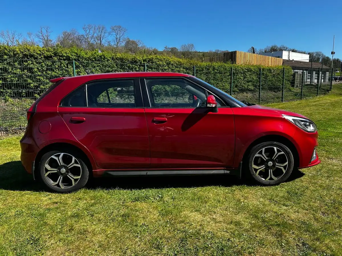 2021-mg-mg3-15-vti-tech-exclusive-nav-big-1