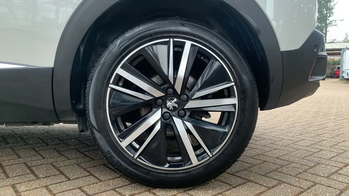 2021-peugeot-3008-suv-12-puretech-gt-premium-big-14