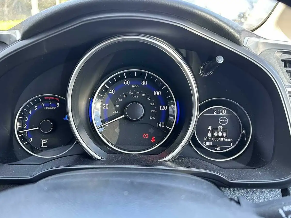 2018-honda-jazz-13-i-vtec-se-cvt-big-10
