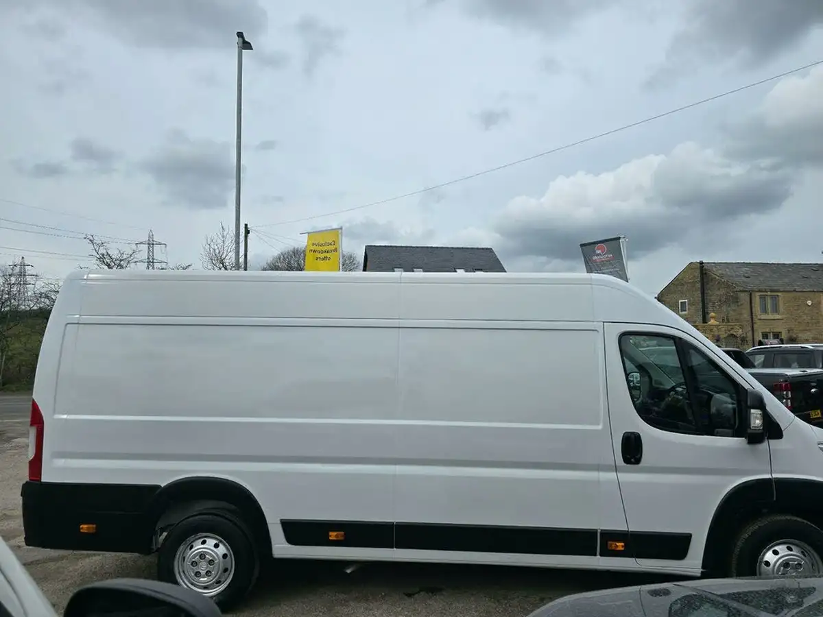 2022-citroen-relay-22bluehdi-35-l4h2-heavy-enterprise-big-9