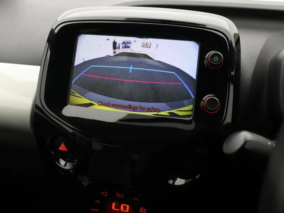 2017-toyota-aygo-10-vvt-i-x-press-71bhp-x-shift-big-27