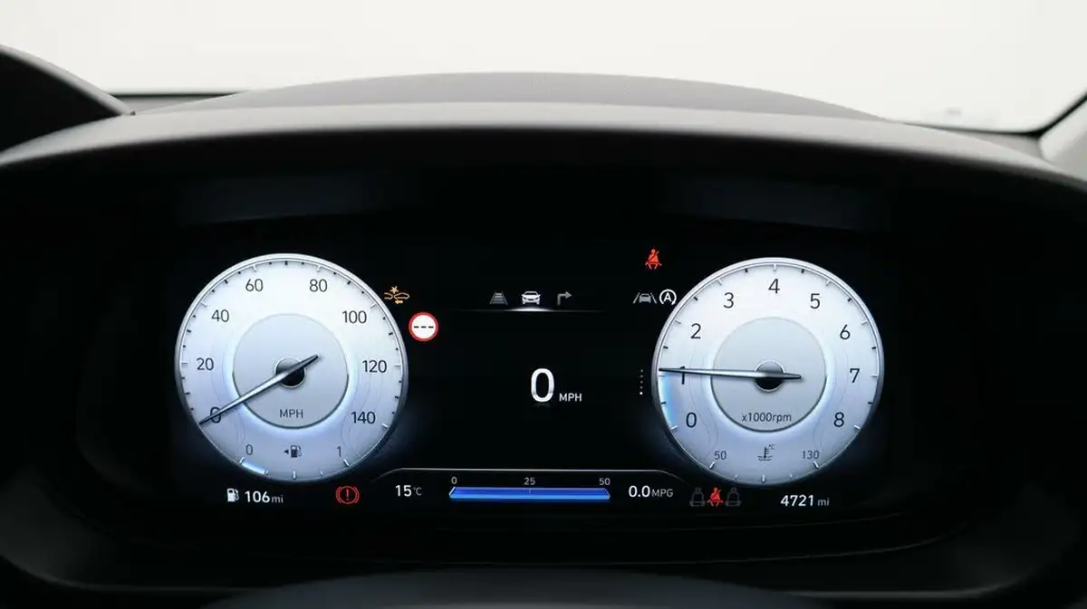 2024-hyundai-i20-10-t-gdi-premium-big-10