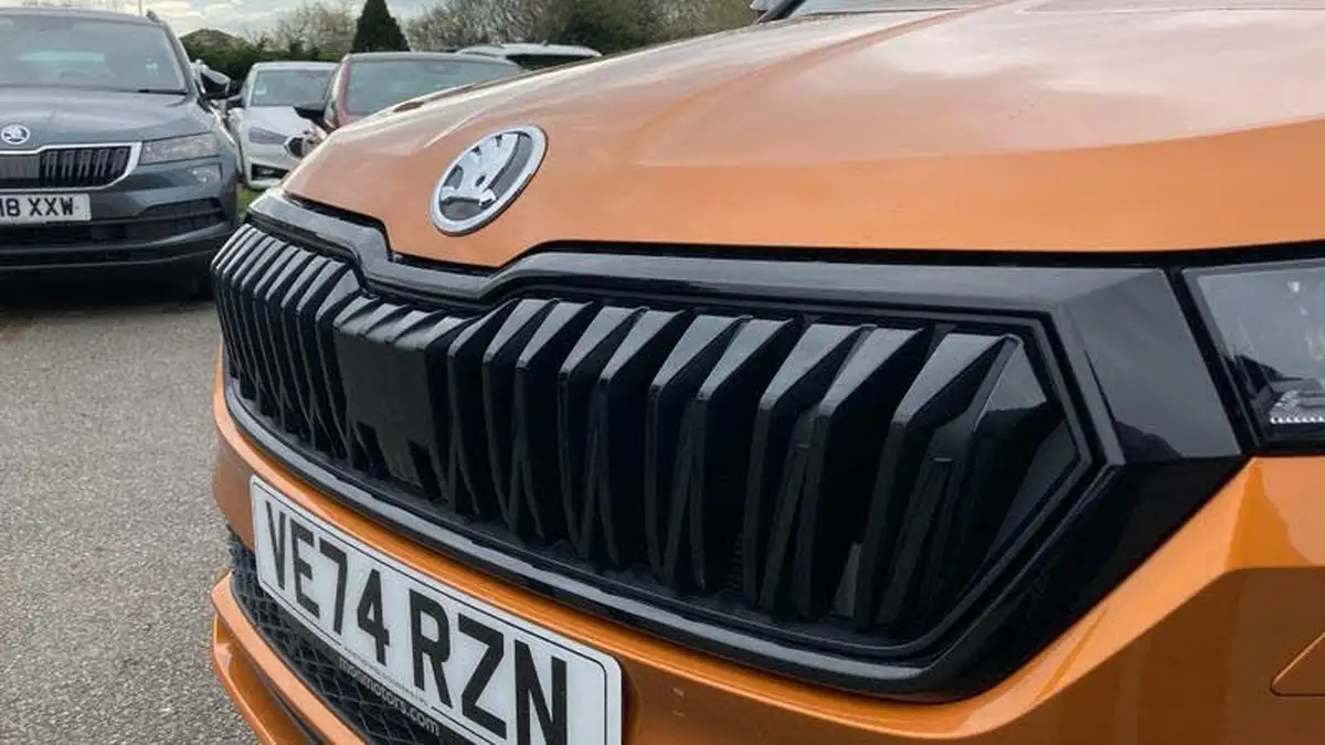 2025-skoda-karoq-20tdi-sportline-edition-big-16