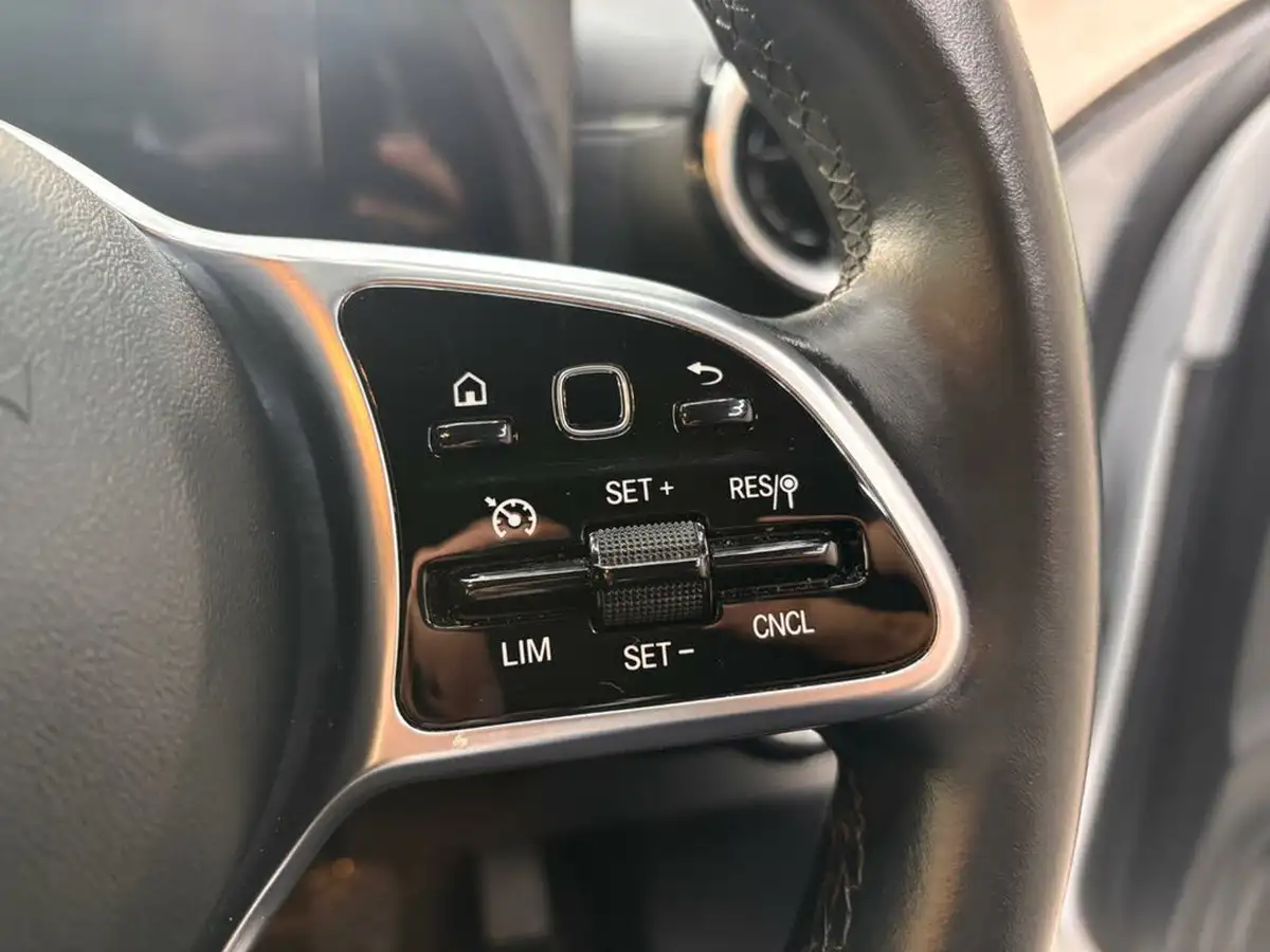 2021-mercedes-benz-a-class-13-a180-se-big-25