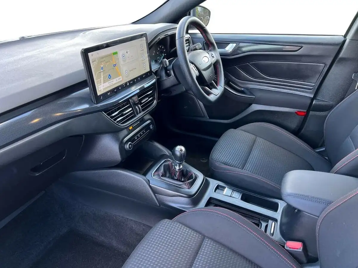 2023-ford-focus-10t-st-line-125ps-hatchback-big-10