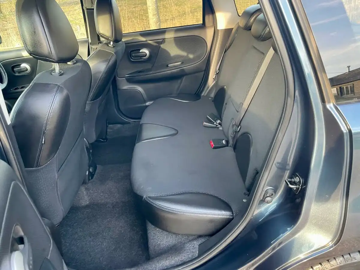 2012-nissan-note-14-n-tec-big-27