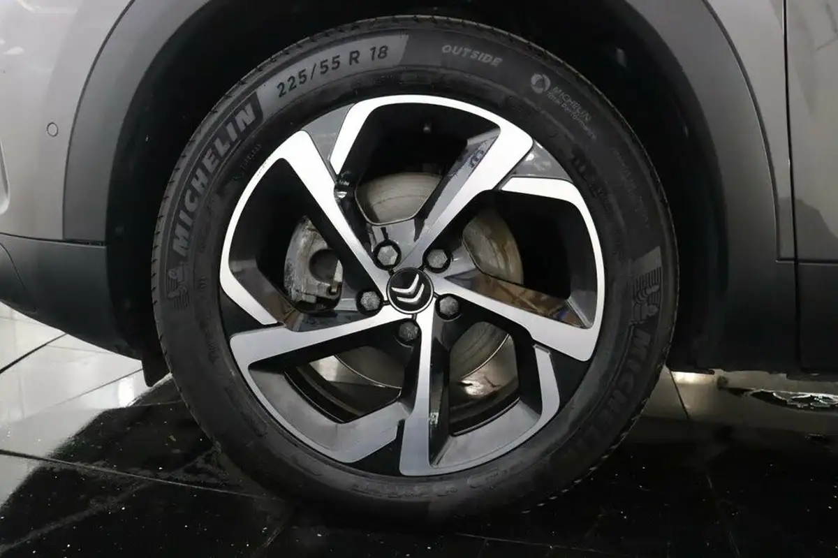 2020-citroen-c5-aircross-15bluehdi-flair-eat8-big-35