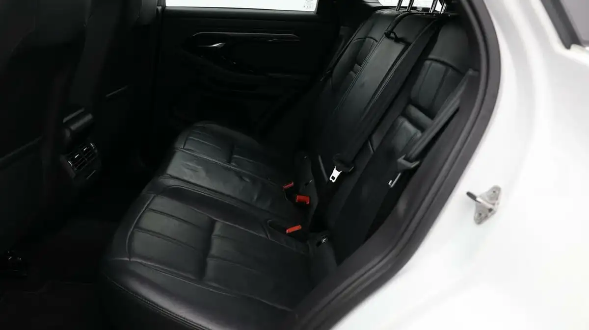 2021-land-rover-range-rover-evoque-15-p300e-r-dynamic-s-big-16