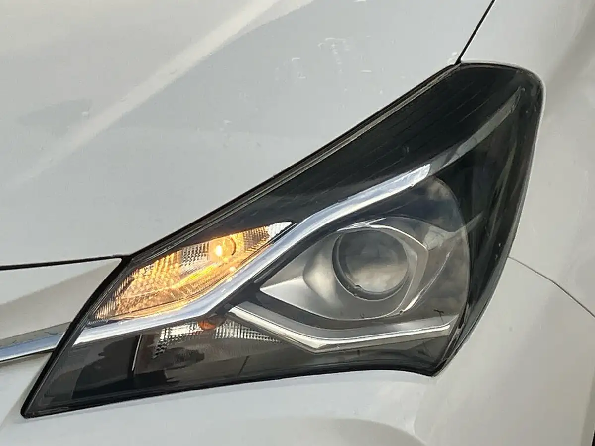 2020-toyota-yaris-15-vvt-i-y20-98bhp-hybrid-1497cc-e-cvt-big-12