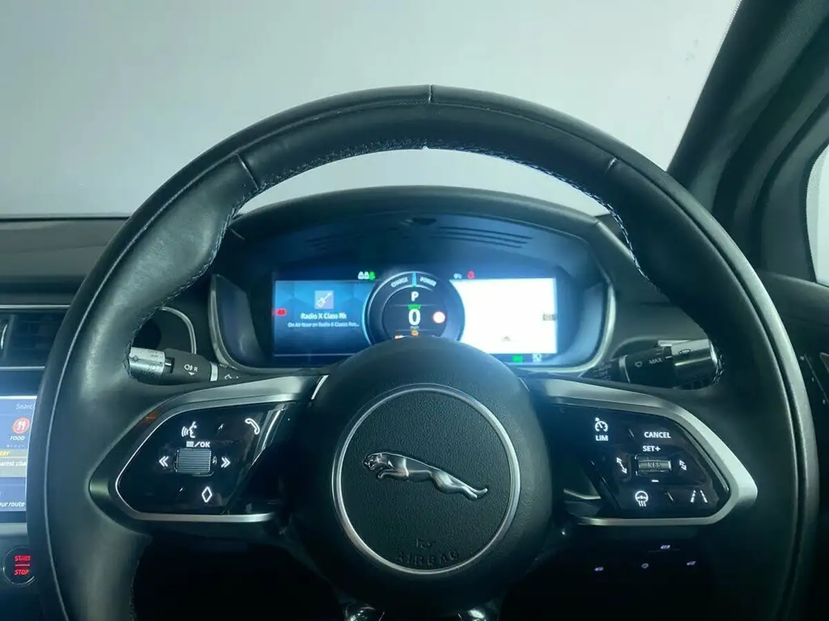2022-jaguar-i-pace-ev400-black-big-21