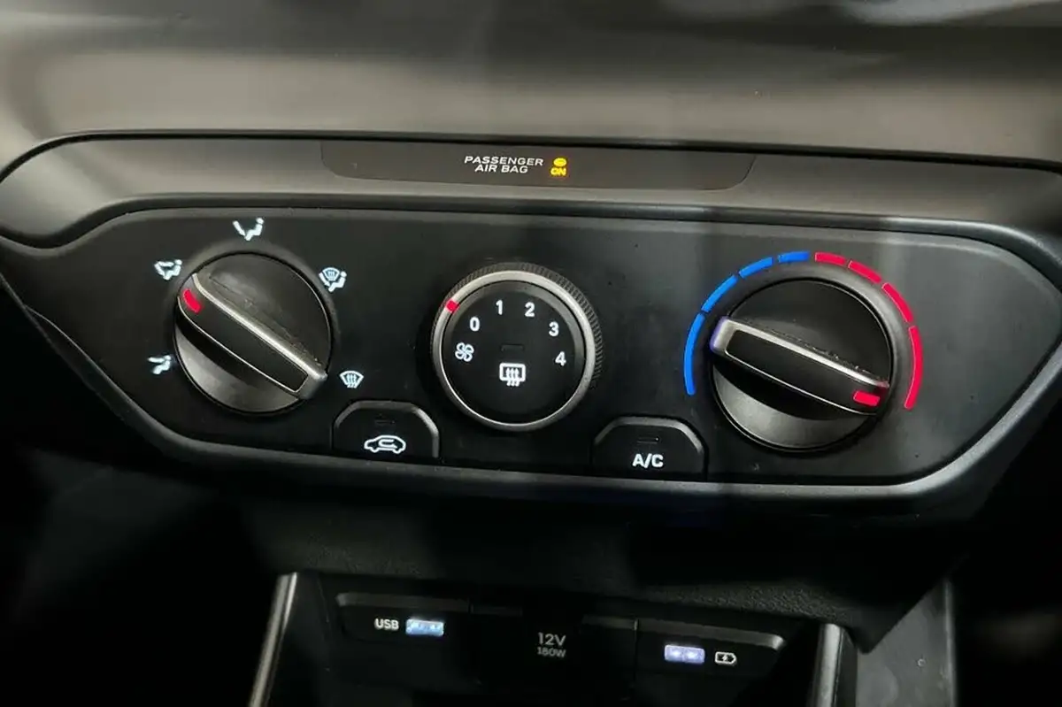 2023-hyundai-i20-10-t-gdi-se-connect-dct-big-32