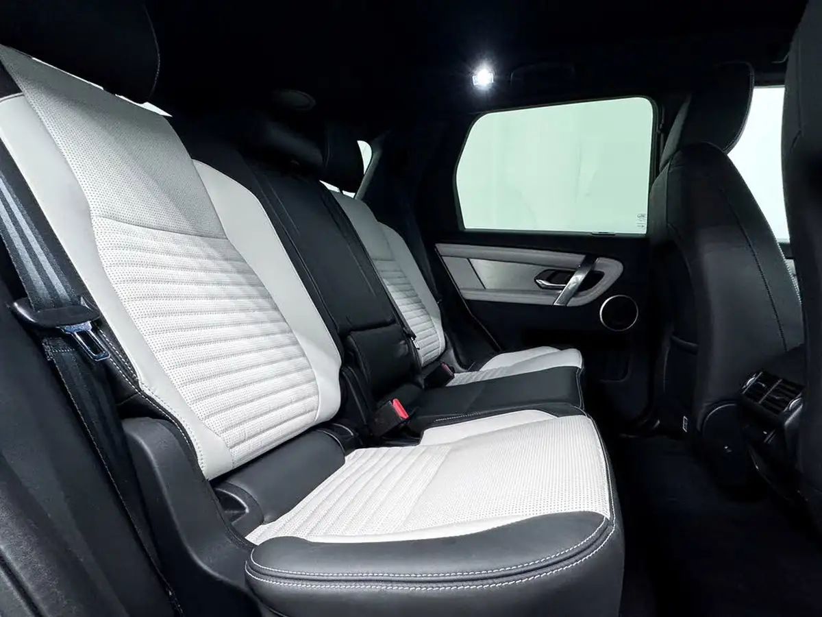 2022-land-rover-discovery-sport-15-p300e-r-dynamic-hse-big-44
