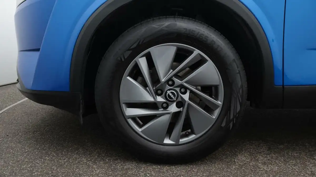 2023-nissan-qashqai-13-dig-t-acenta-premium-140ps-big-18