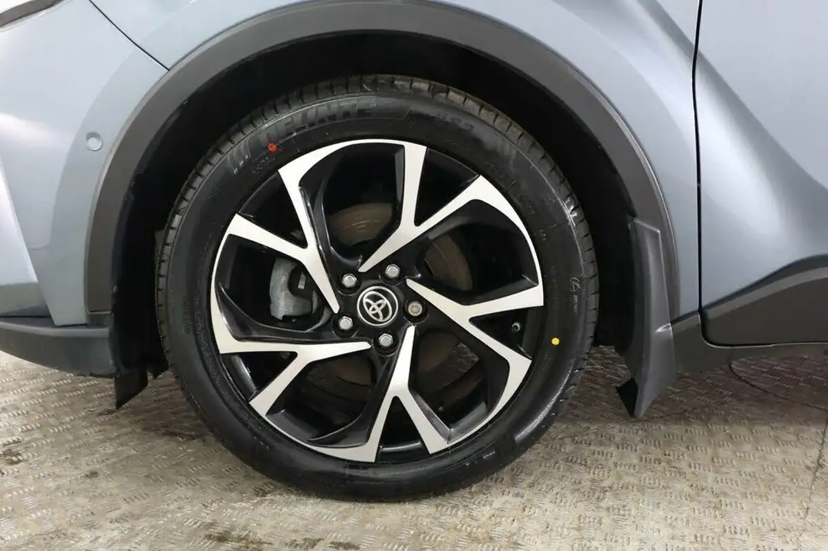 2021-toyota-c-hr-18-vvt-i-design-big-32
