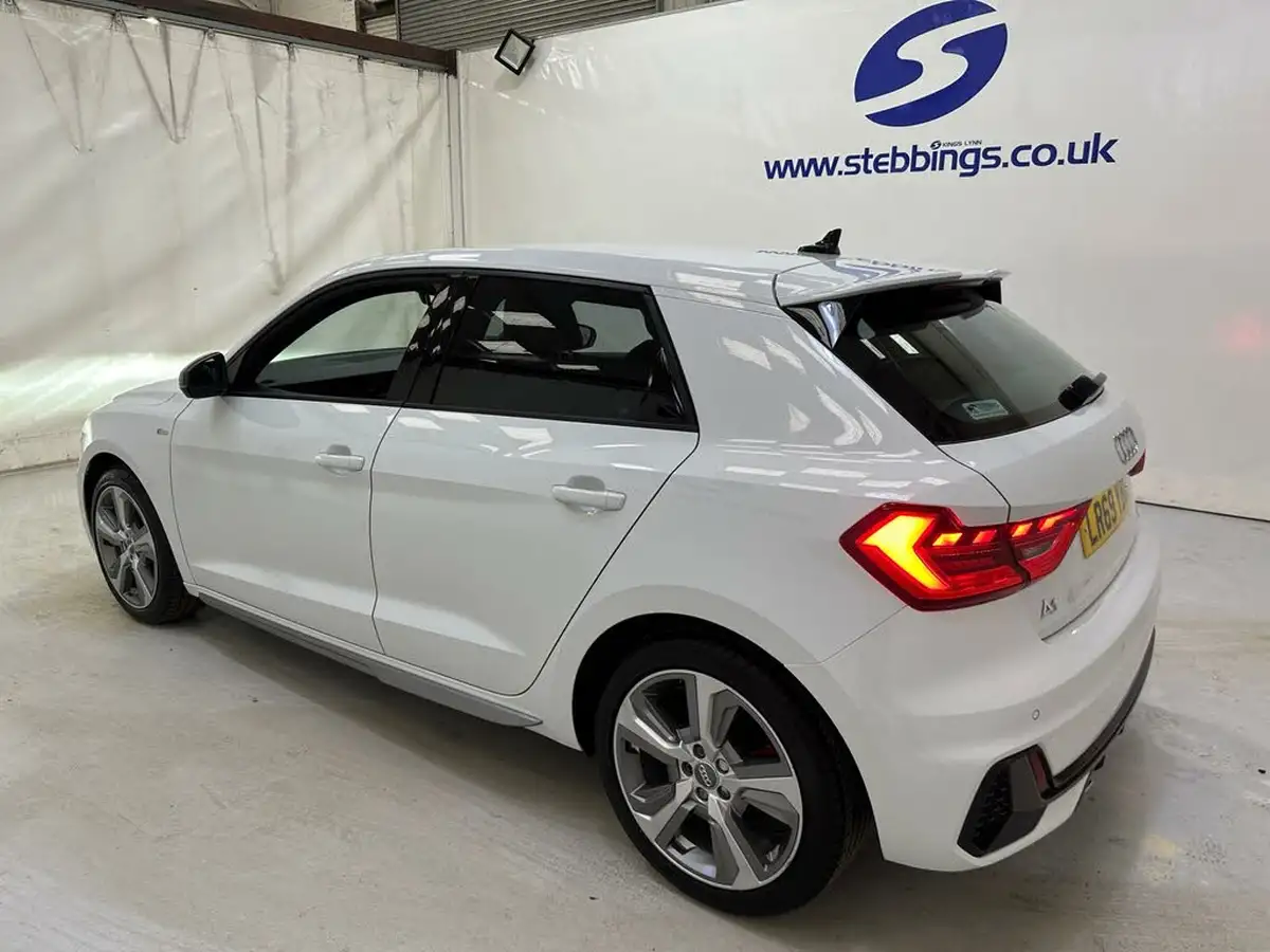 2019-audi-a1-20-40-tfsi-s-line-competition-ss-big-4