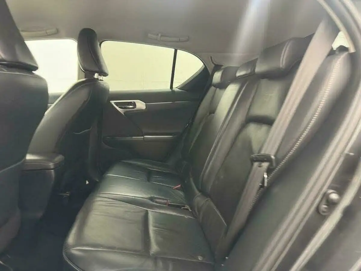 2011-lexus-ct-200h-18-se-l-big-42