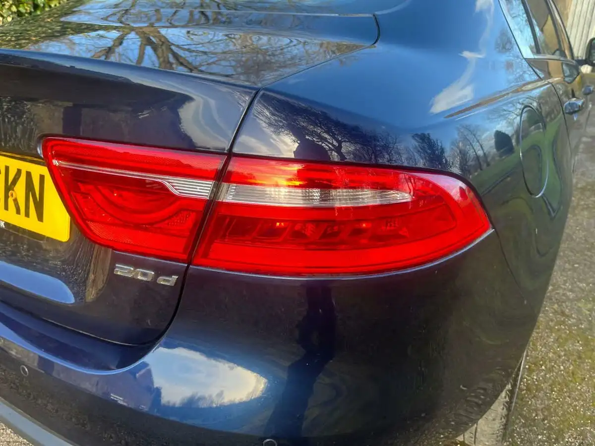 2015-jaguar-xe-20td-portfolio-180ps-auto-big-62