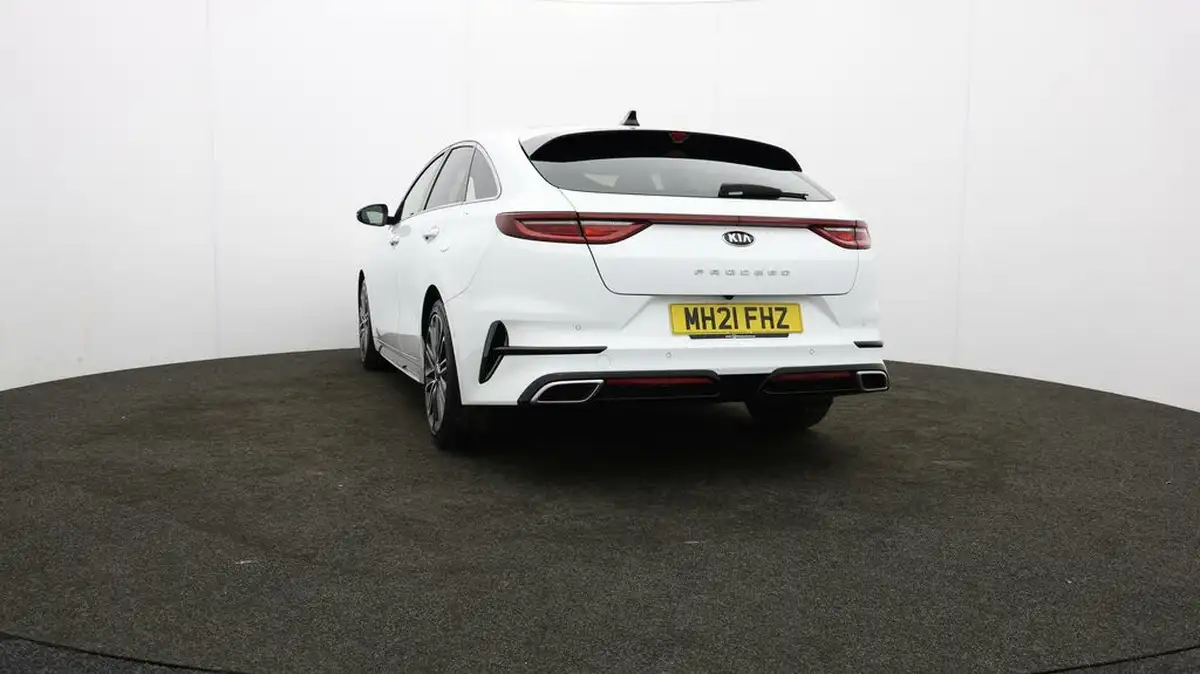 2021-kia-pro-ceed-15-t-gdi-gt-line-s-big-22