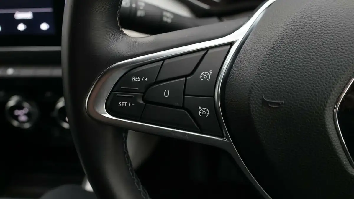 2021-renault-clio-10-tce-s-edition-100bhp-big-22