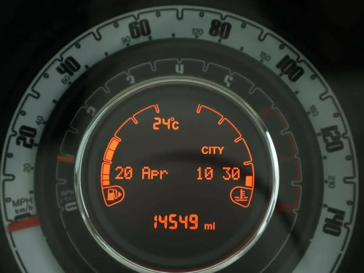 2018-fiat-500-12-lounge-big-10