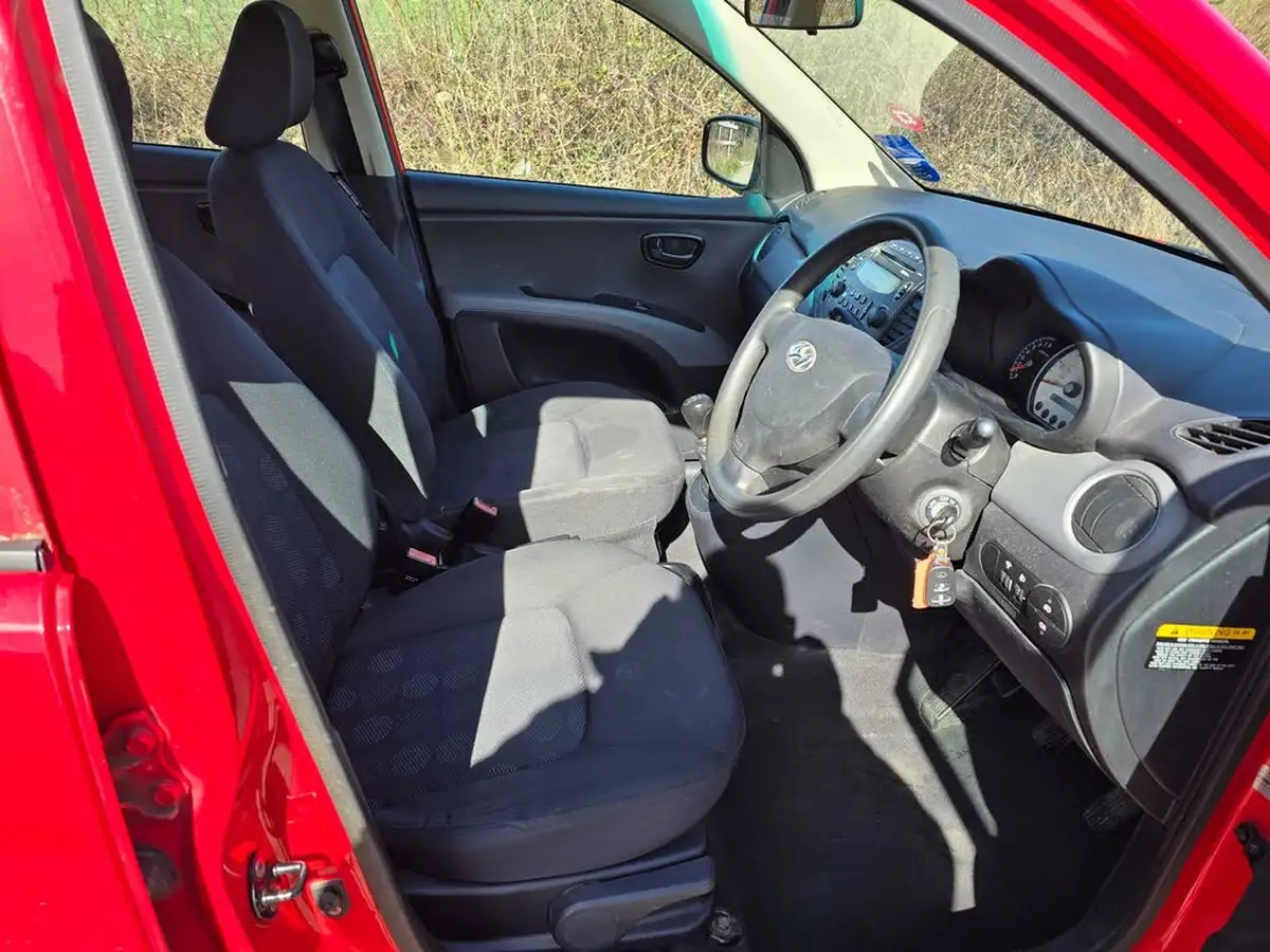 2009-hyundai-i10-12-comfort-76bhp-big-13