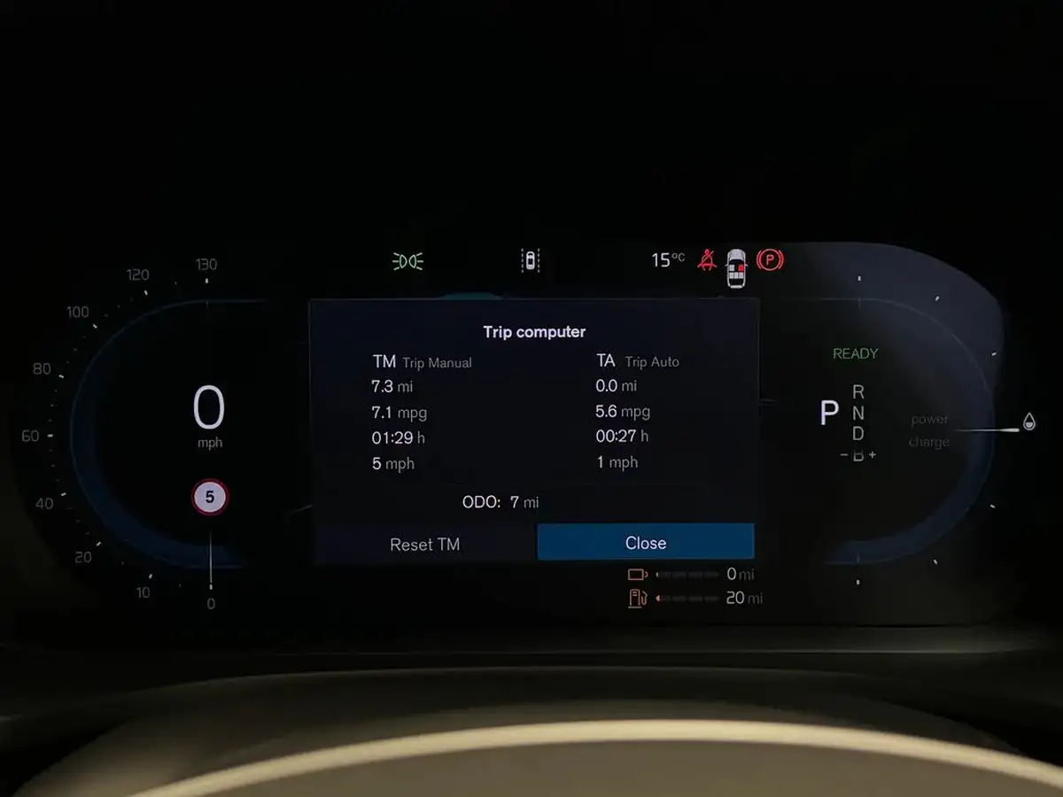 2024-volvo-v60-20-t6-plus-dark-station-wagon-big-29