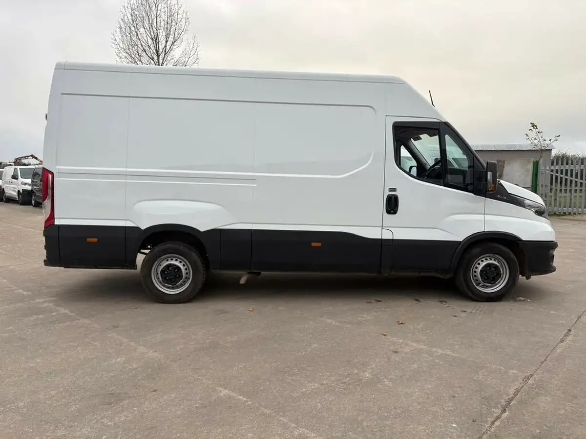 2023-iveco-daily-s-class-23td-35s14v-business-3520mm-h2-136pseu6dt-big-8