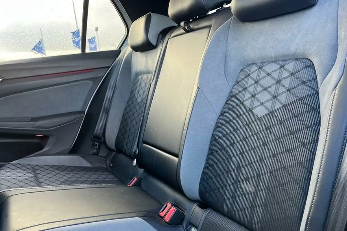 2021-volkswagen-golf-15-tsi-r-line-150ps-hatchback-big-19
