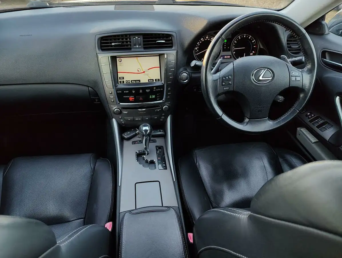 2009-lexus-is-250-25-se-i-saloon-4d-auto-big-13