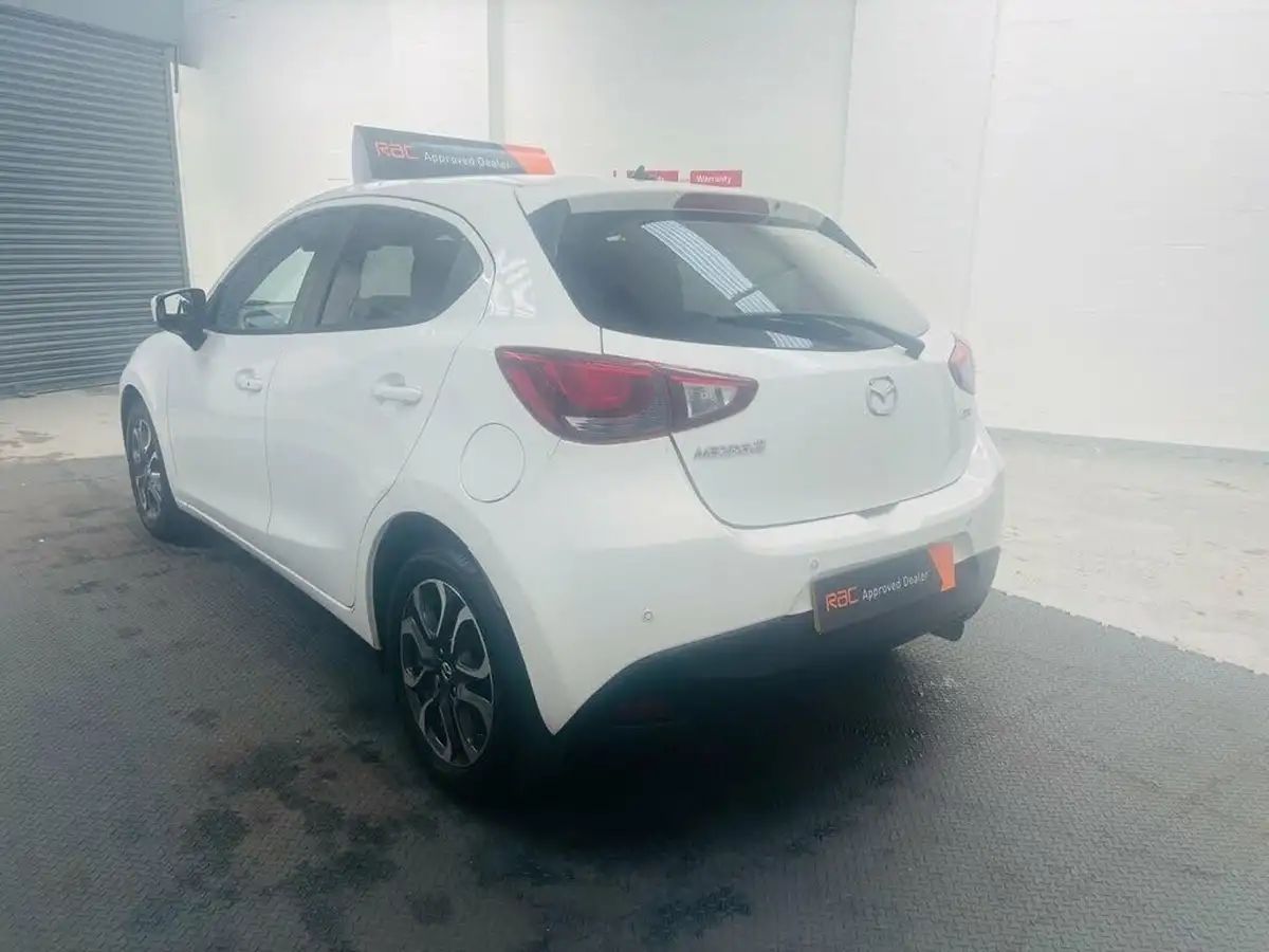 2016-mazda-mazda2-15-sport-big-1