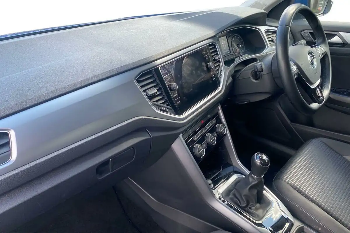 2021-volkswagen-t-roc-15-tsi-active-hatchback-5d-big-34