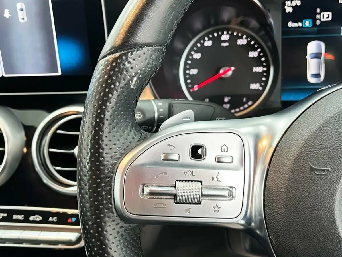 2019-mercedes-benz-c-class-20-c300-amg-line-ss-saloon-4d-big-24