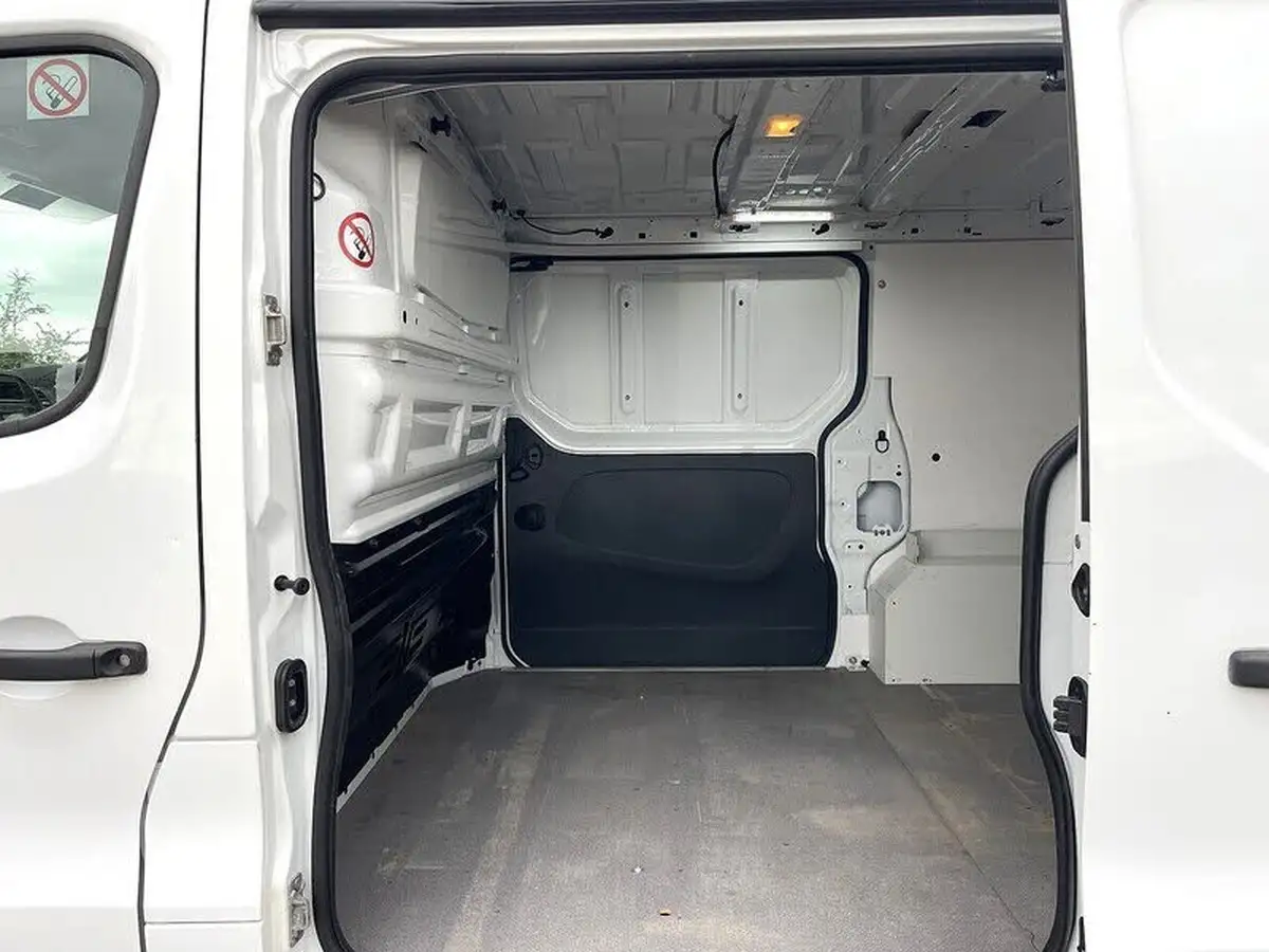 2016-vauxhall-vivaro-16cdti-2900-ecoflex-l1h1-90ps-panel-van-big-8