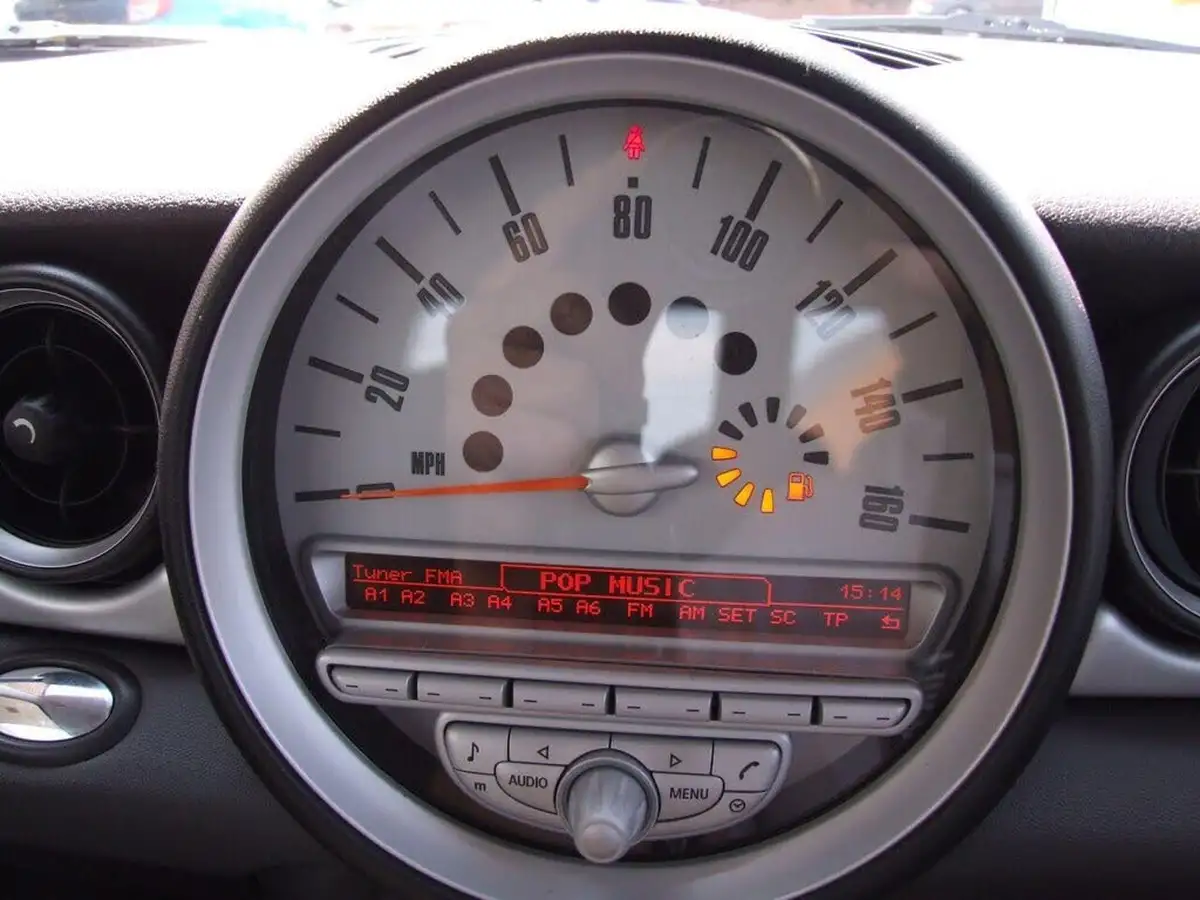 2010-mini-clubman-16-cooper-122bhp-big-36