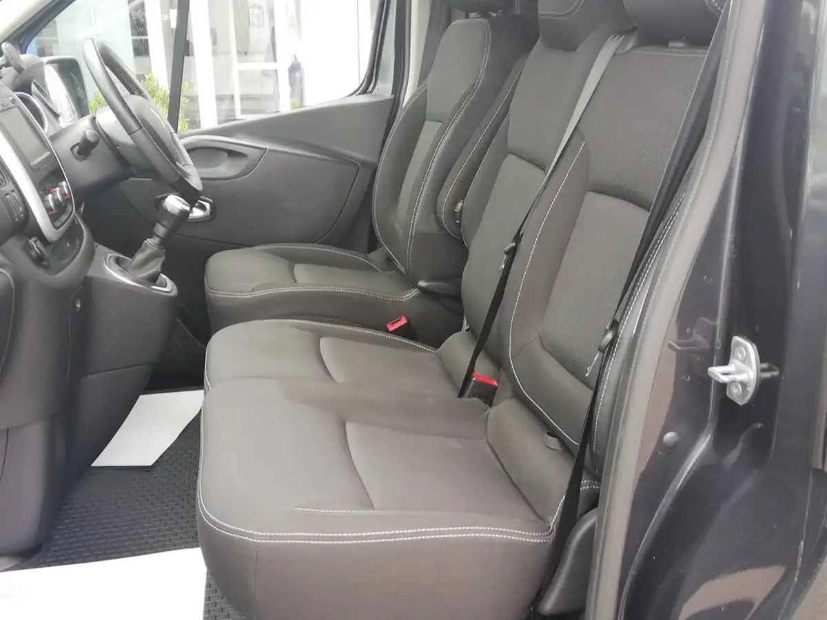 2021-renault-trafic-20dci-ll30-energy-145-sport-panel-big-14