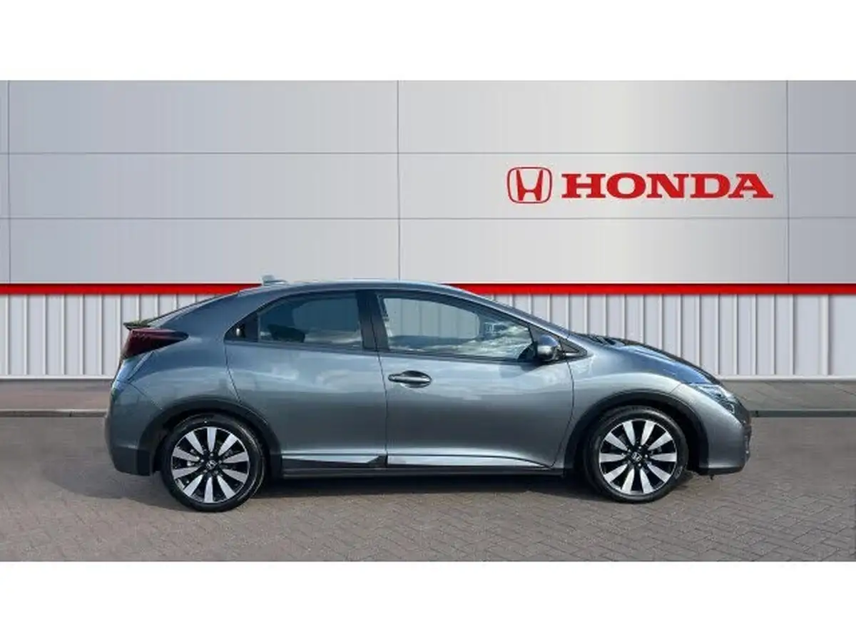 2015-honda-civic-18-se-plus-honda-connect-with-navi-hatchback-big-4